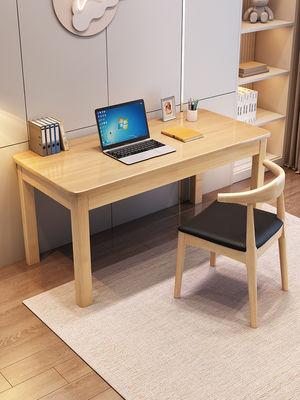 Eenvoudige solide houten kantoor bureau en hoorn stoel combinatie voor moderne thuisstudie