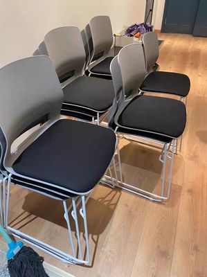 Duurzame plastic kantoorstoel voor conferenties en pc's zonder handrail