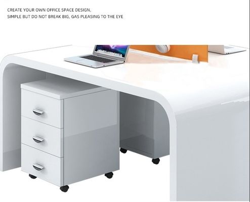 Postverpakking Moderne eenvoudige witte lak Bureau voor 4 personen in kantoorontwerp