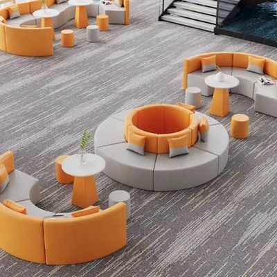 Kantoormeubelen Eenvoudige moderne rustruimte Receptiebank en S-vormige salontafel