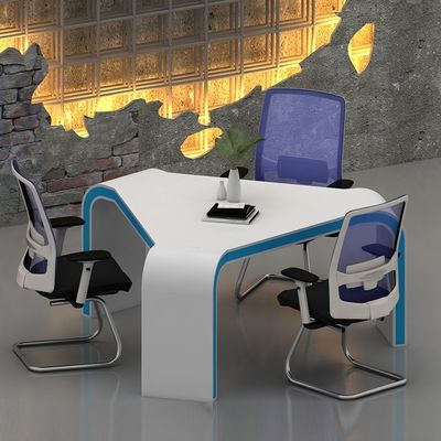 ODM Modern Triangle Office Desk en stoel Combinatie Kleine showroom Conferentietafel