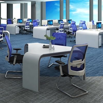 ODM Modern Triangle Office Desk en stoel Combinatie Kleine showroom Conferentietafel