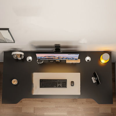 Creëer de perfecte werk- en speelruimte met een hedendaagse ontwerpstijl RGB Gaming Desk