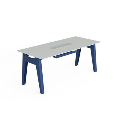 Postverpakking Moderne kantoormeubilair voor de directie Conferentietafel in de opleidingsgroep