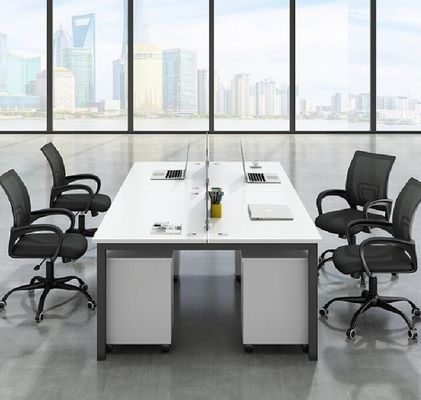 Aanpasbare kleur Moderne soild hout Meerdere personeelsbureaus met meubels voor het archiefkastje